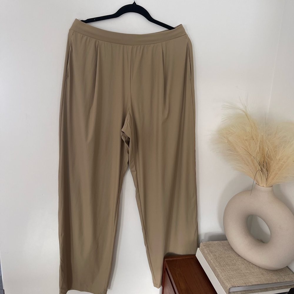 Uniqlo AIRism Khaki Trousers